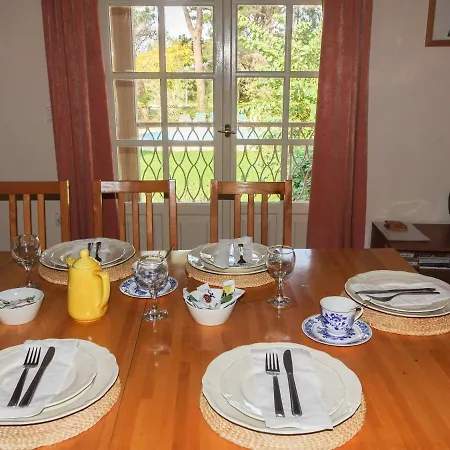 Leda Карусадес