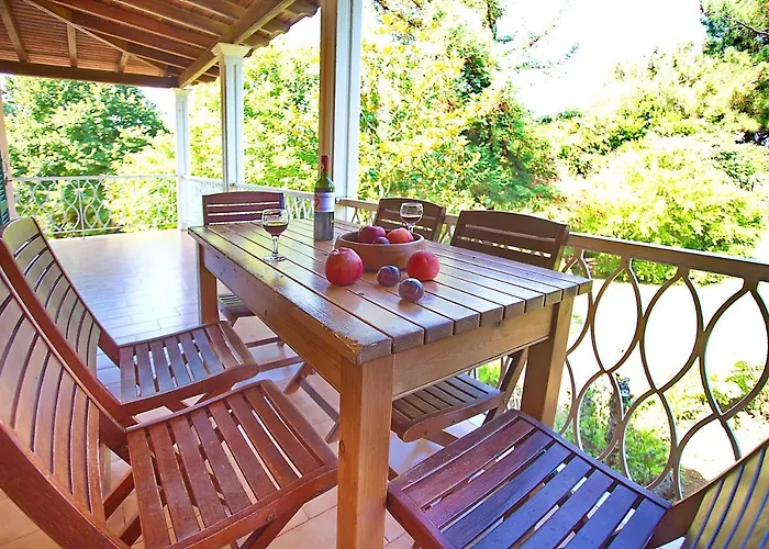 Leda * Карусадес