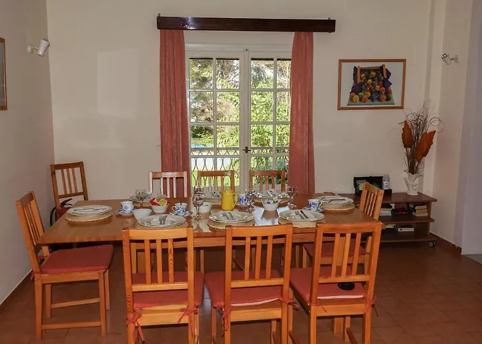 Leda Villa Karousádes